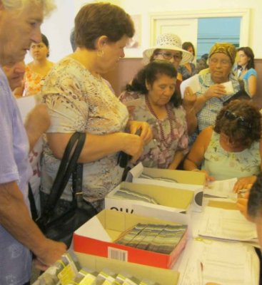 Vârstnicii din Cernavodă au primit ajutoare